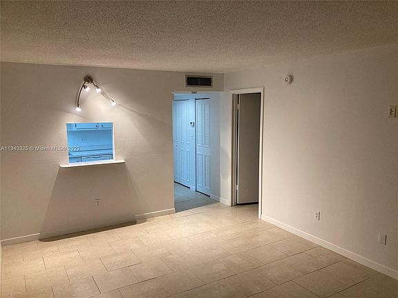 4th image of 14221 N Kendall Dr #411C