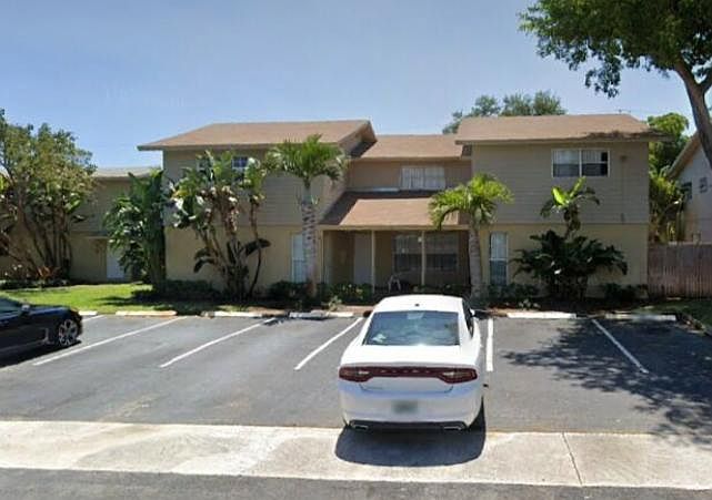 1st image of 874 SE 2nd Pl
