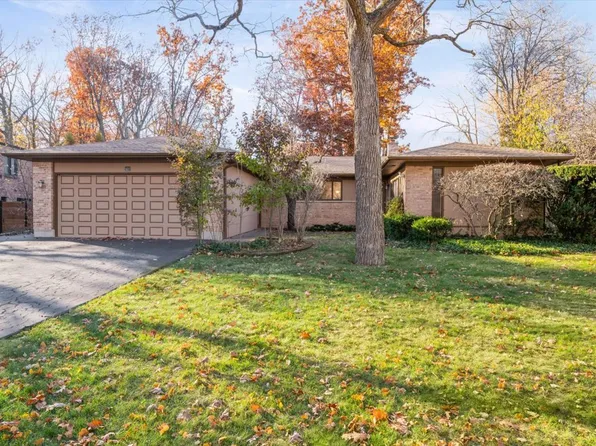 3296 Brook Rd, Highland Park, IL 60035