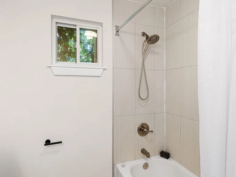1865 Frankford Ave — Photo 24