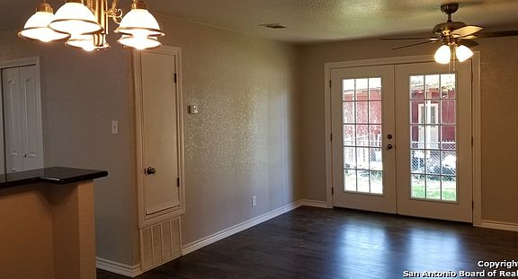 4th image of 2062 Springvale Dr