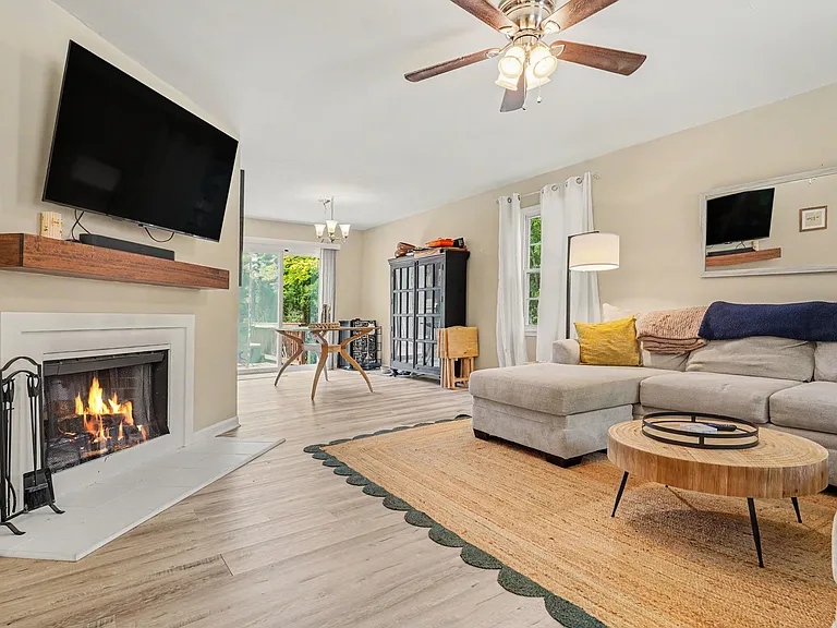 605 Sawmill Rd — Photo 4