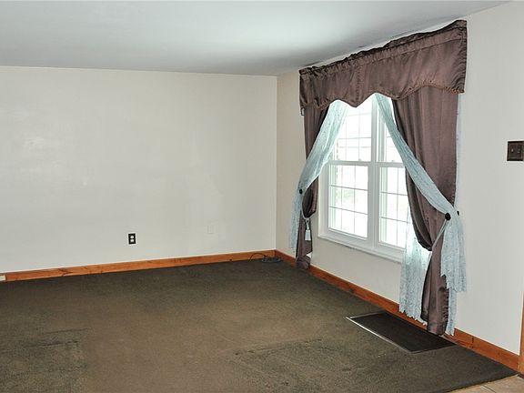 4th image of 336 Glencoe Dr