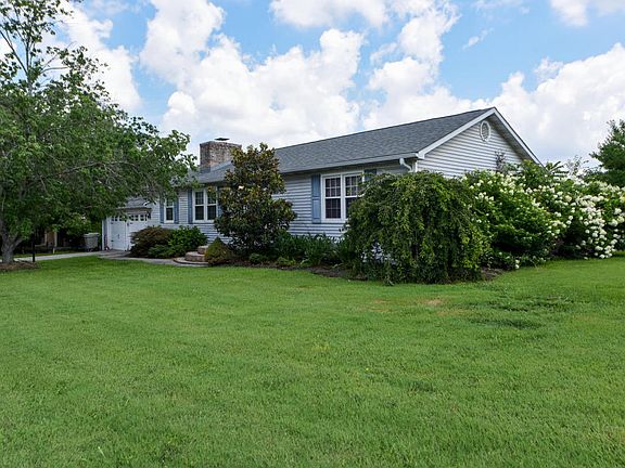 4th image of 1026 Windridge Dr