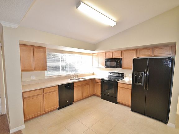 2nd image of 518 San Marie Ave