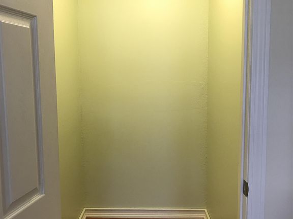 4th image of 9 Blackstone Dr #75-1