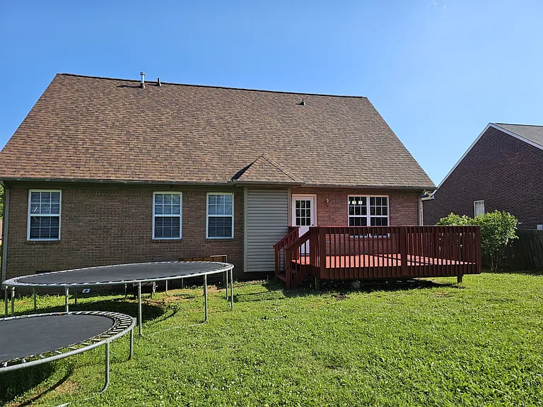 1032 Oakhall Dr — Photo 36