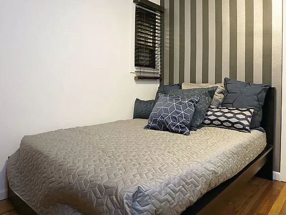 4th image of 110 Mulberry St APT 12