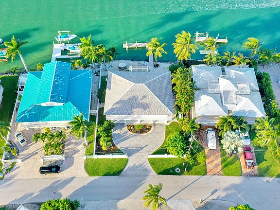 3rd image of 167 Kahiki Dr