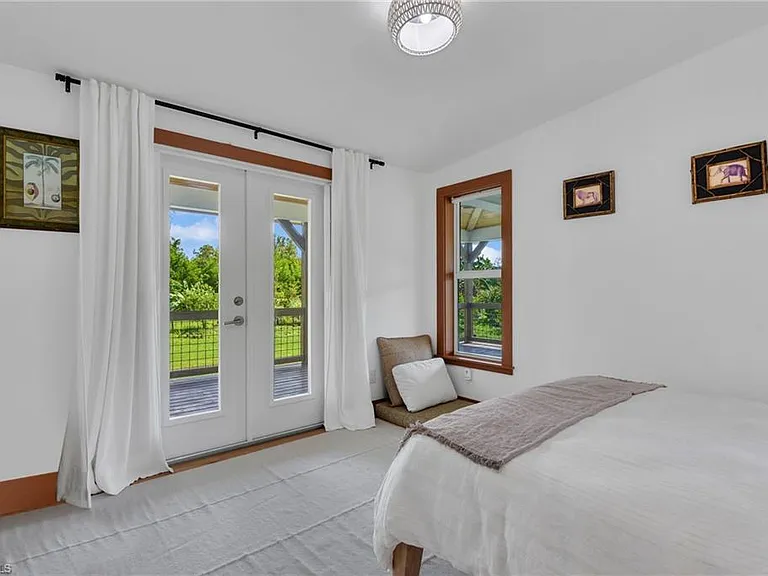 828 Sanctuary Rd — Photo 25