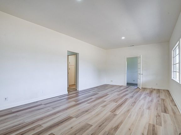 2nd image of 4092 Mountain View Ave