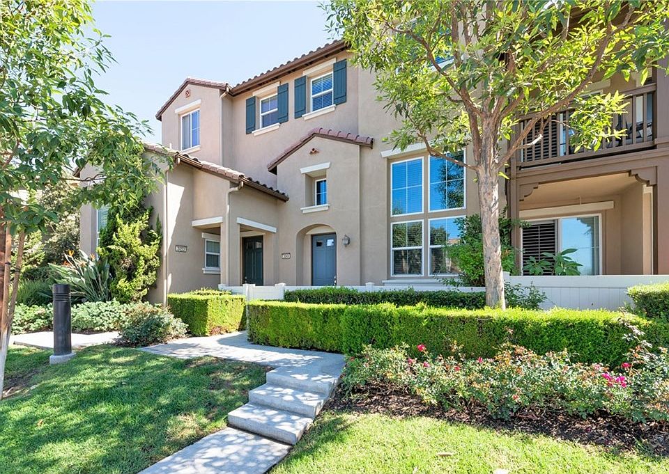 1st image of 3049 N Torrey Pine Ln