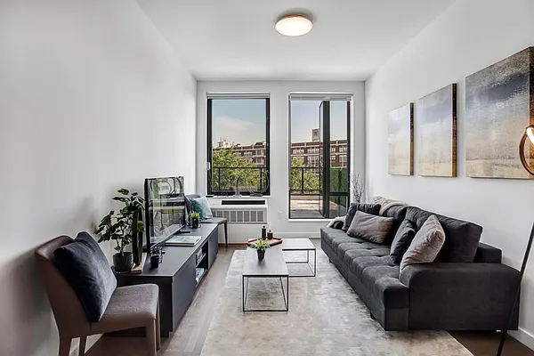 Rented by Modern Spaces | media 18