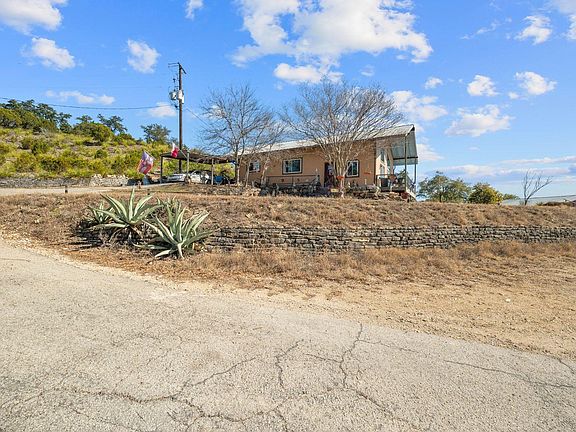 4th image of 450 Eagles Nest Dr