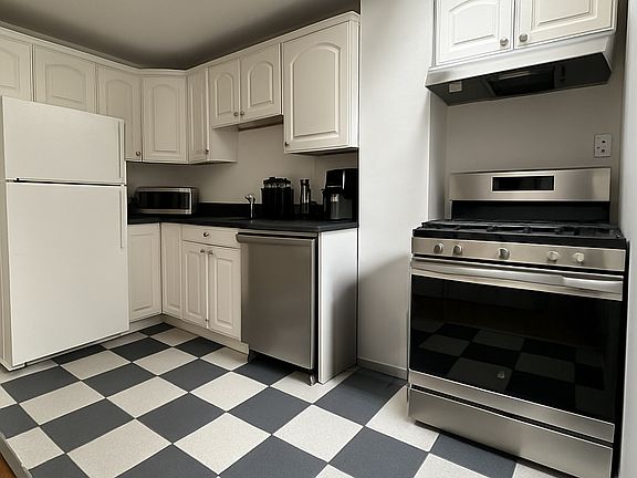 5th image of 349 W 30th St APT 2