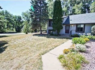 11801 Red Fox Dr, Osseo, MN 55369