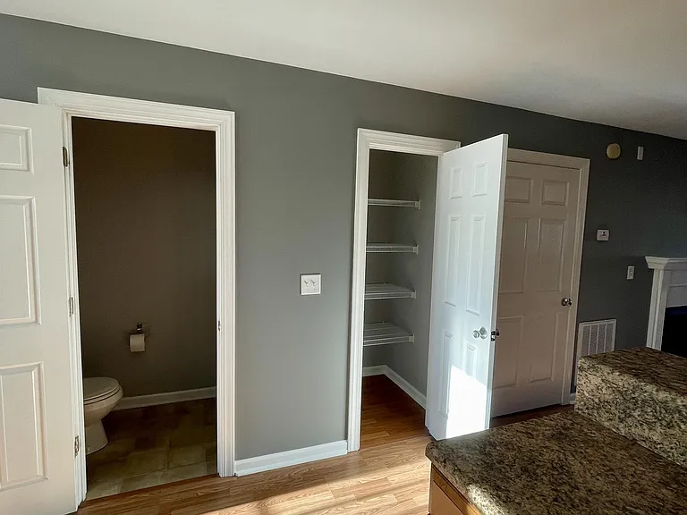 218 Colonnade St — Photo 7