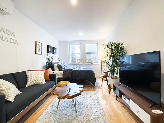 Rented by City Connections Realty | media 12