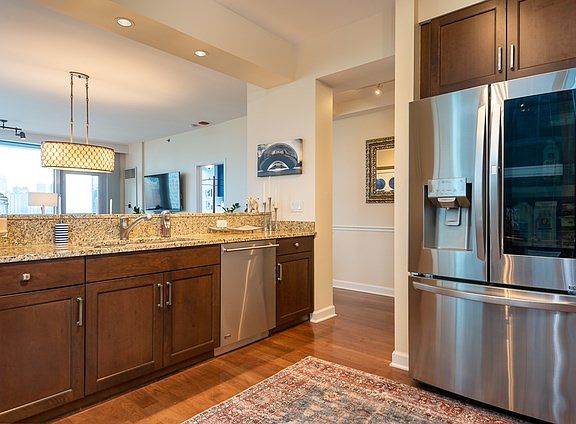 3rd image of 1211 S Prairie Ave APT 906