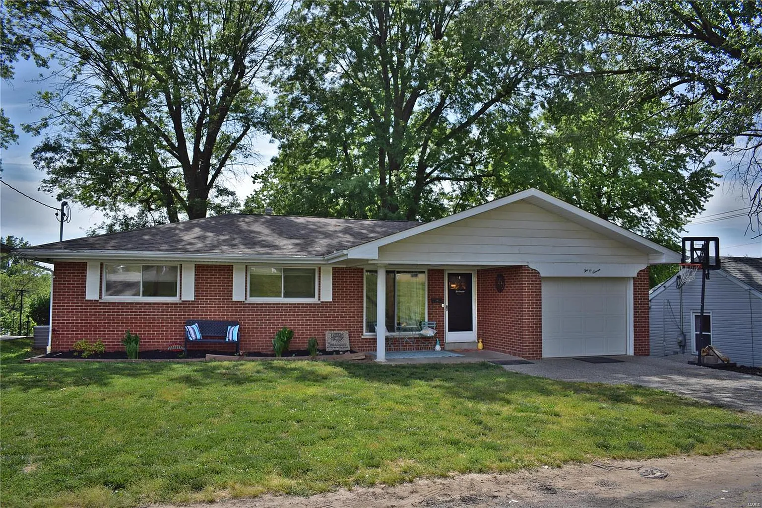 207 S Riebeling St photo 1