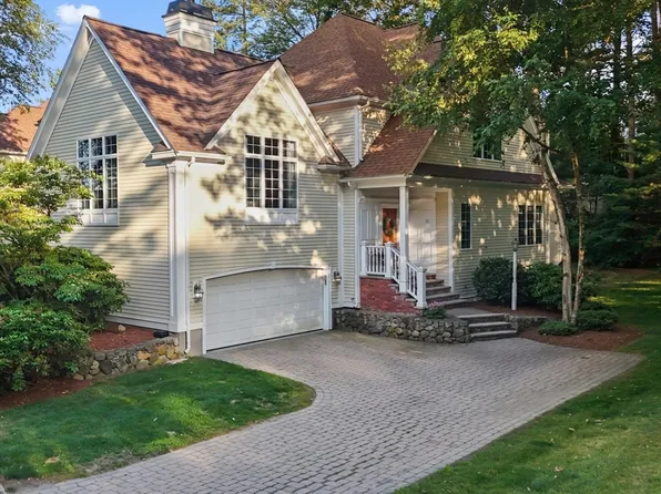 32 Bobby Jones Dr #32, Andover, MA 01810