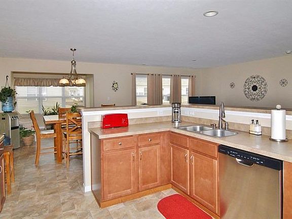 5th image of 13950 Pickett Way