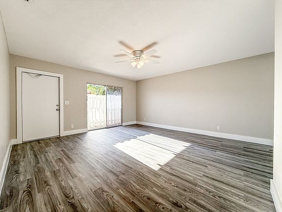 3rd image of 1500 Forest Hill Blvd #4