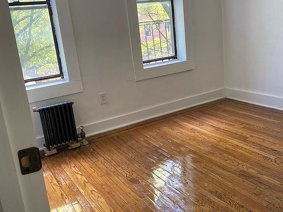 2nd image of 2530 Ocean Ave #D