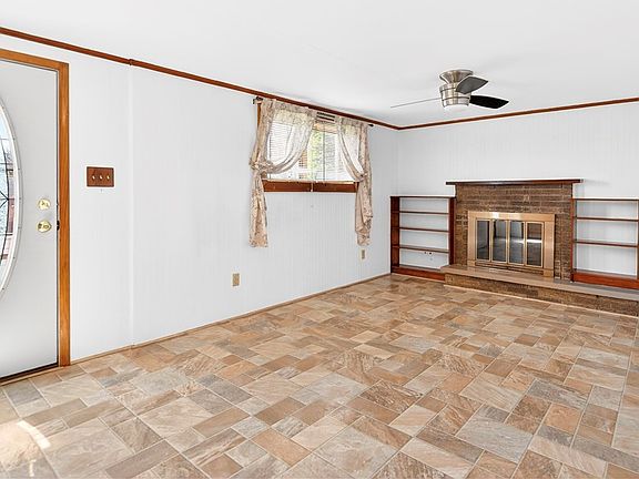 2nd image of 434 Elmhurst Dr