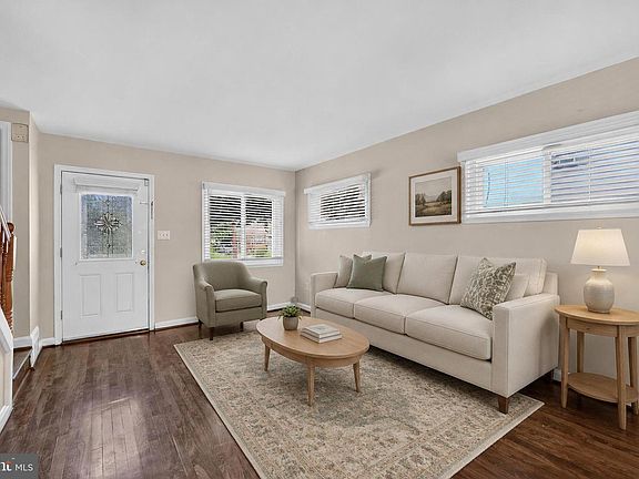 2nd image of 6817 Radcliffe Dr