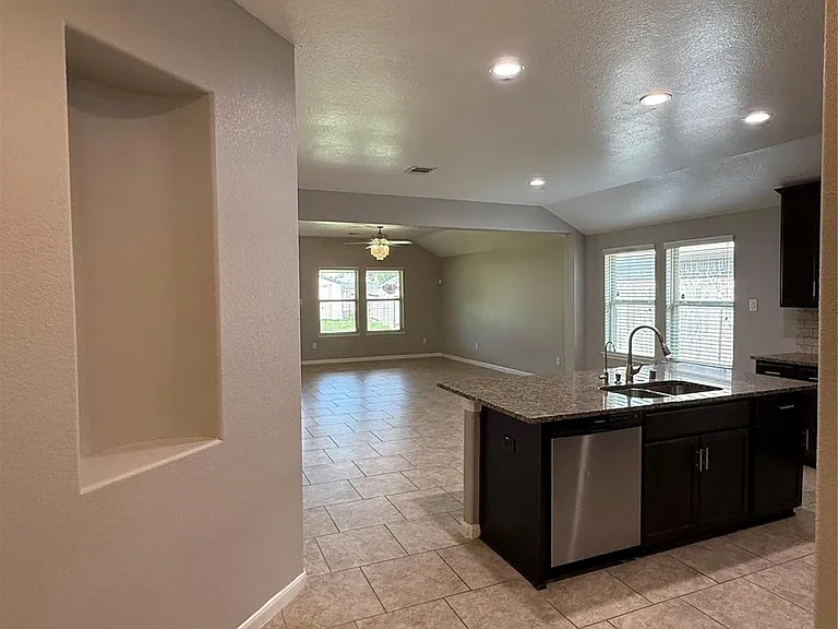 3042 Specklebelly Dr — Photo 3