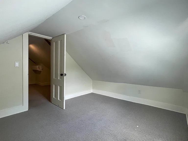 21 E Bow St — Photo 19