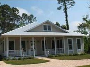 145 Bay Colony Way, Apalachicola, FL 32320