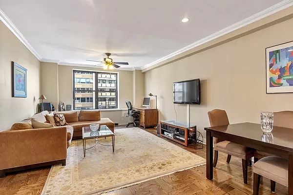 1st image of 12 W 72nd St APT 16B