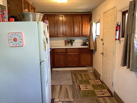2nd image of 418 21st St NE