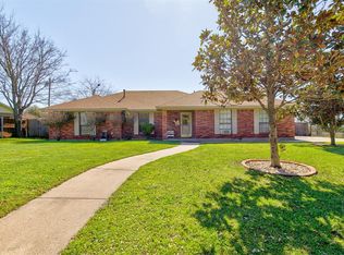 1203 Sandstone Dr, Cleburne, TX 76033