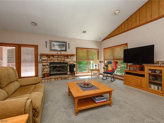 4th image of 8745 Broadview Rd