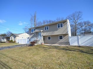 59 Avenue E, Holbrook, NY 11741