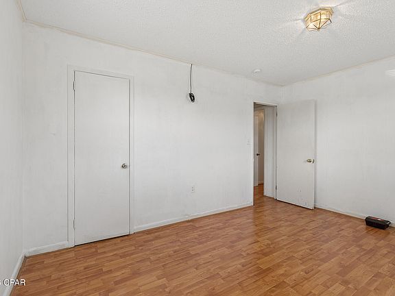 4th image of 6073 Devorak Dr