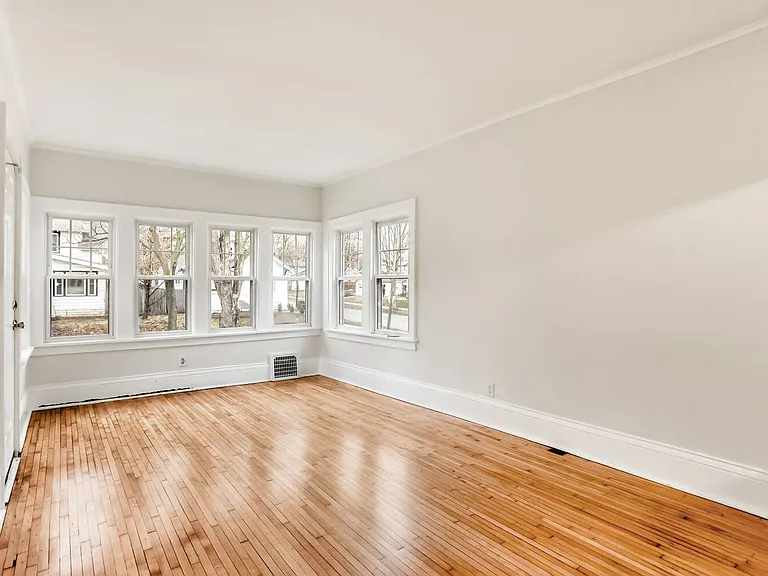 3407 Oliver Ave N — Photo 3