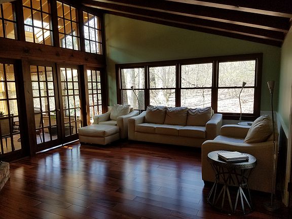 3rd image of 4785 Mohican Ln