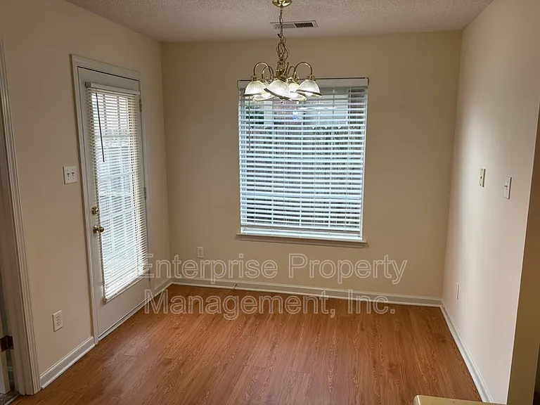 10127 Cross Valley Dr — Photo 6