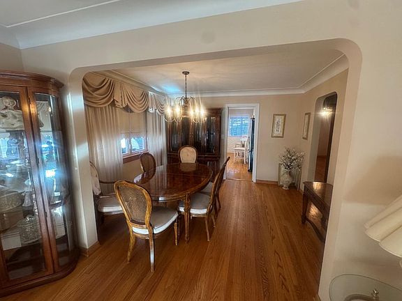 4th image of 5805 N Merrimac Ave