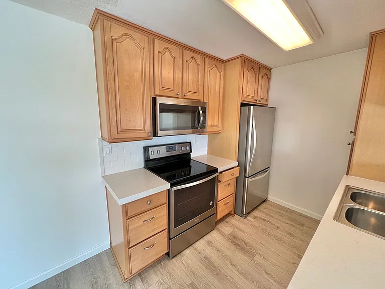 3609 E 2nd St #403 — Photo 5