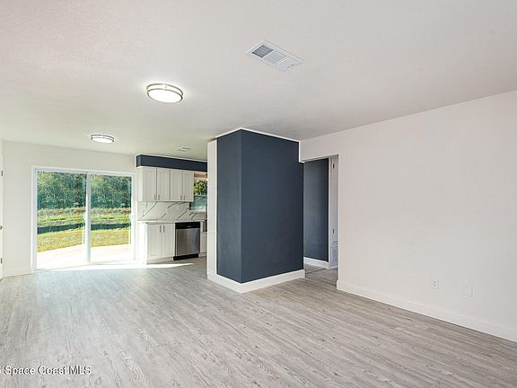 5th image of 80 Terrace Garden Ave
