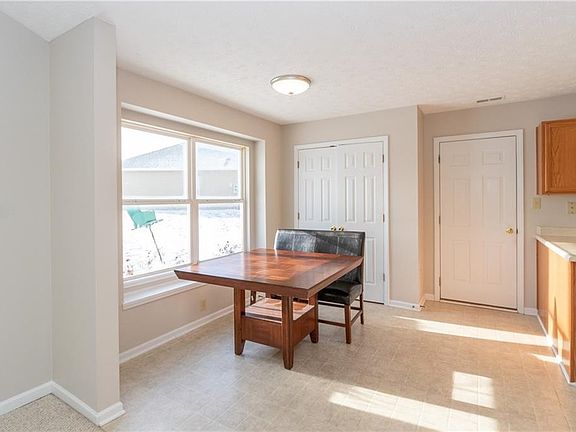 5th image of 1302 Brookwood Cir