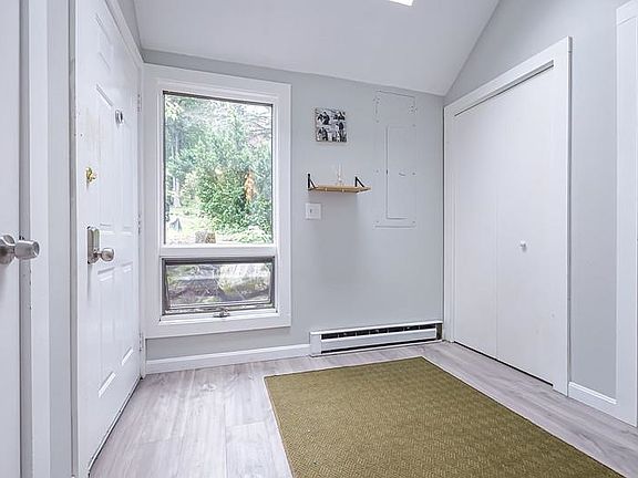 4th image of 32 Mountainside Lane #B