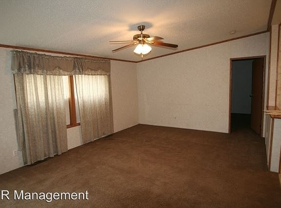 4th image of 216 White Oak Dr