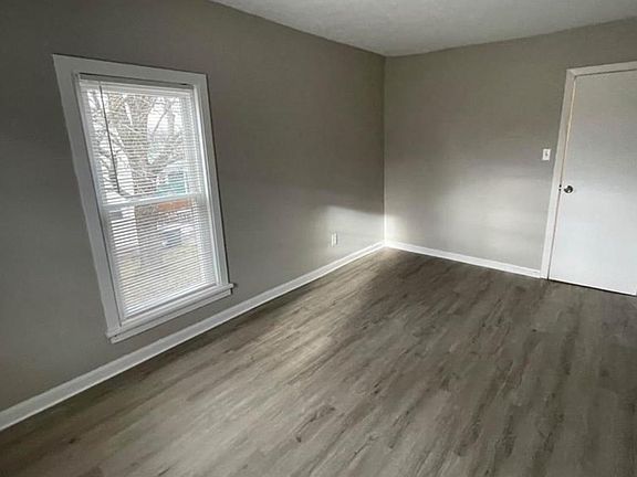 5th image of 10565 Main St #1