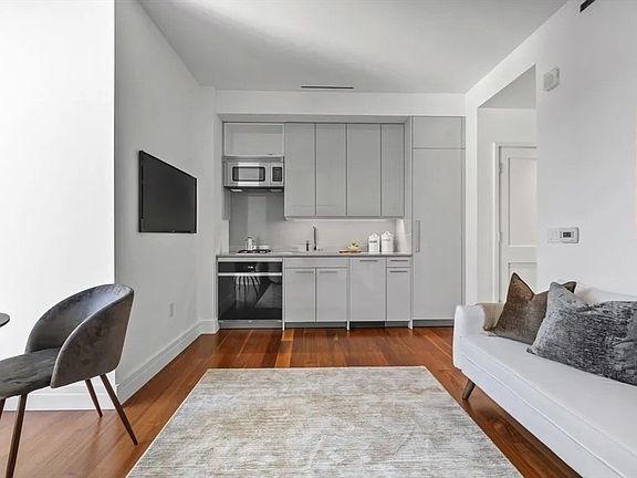 4th image of 1 Dalton St Unit 2401